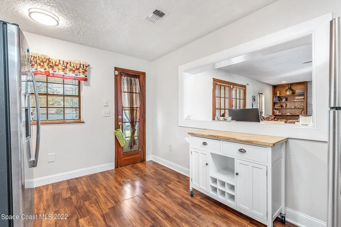 Photo of 405 Bunker Street