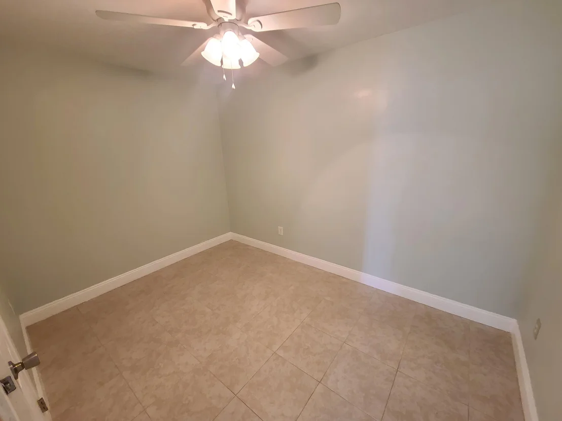 Photo of 408 Iris Lane