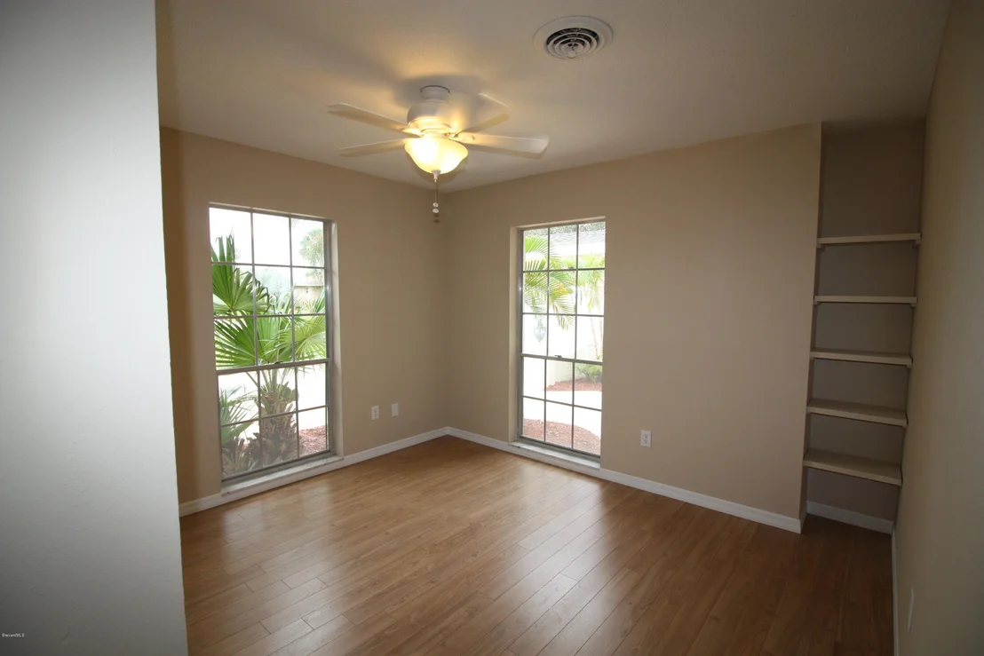 Photo of 440 Hamlin Avenue