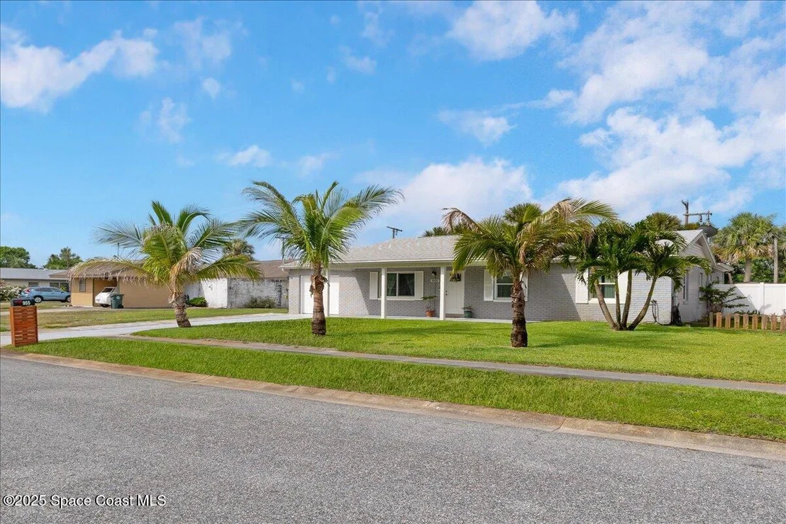 Photo of 955 Bartlett Lane