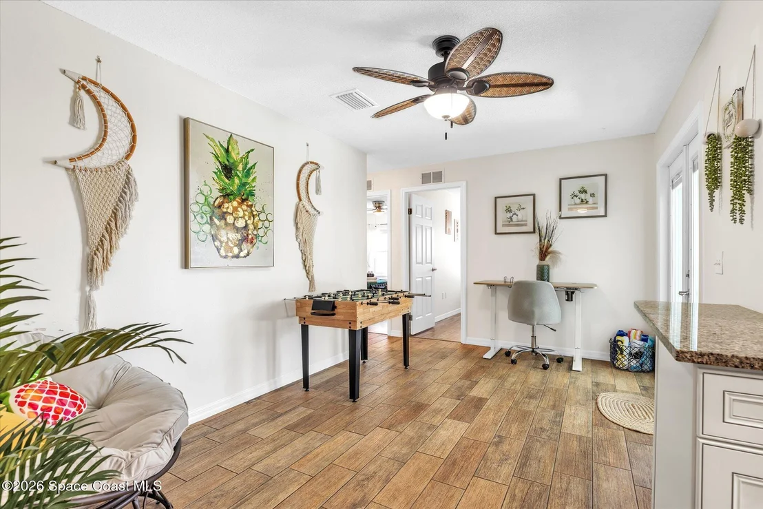 Photo of 233 Cinnamon Lake Circle