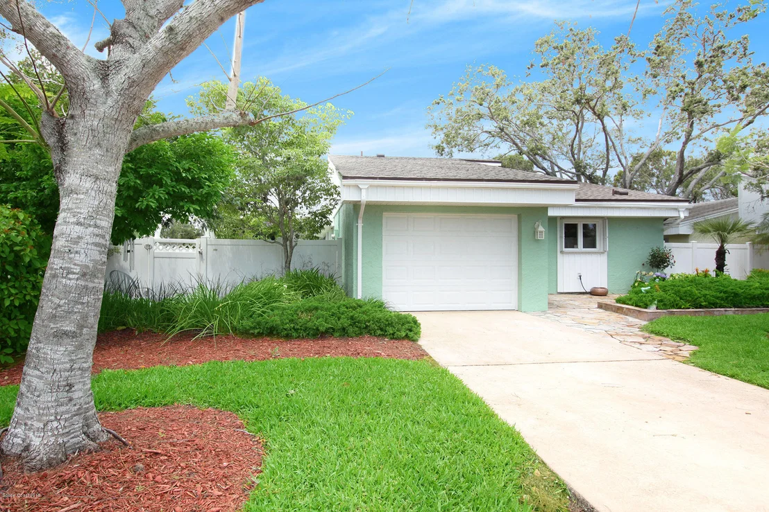 Photo of 412 Myrtlewood Road
