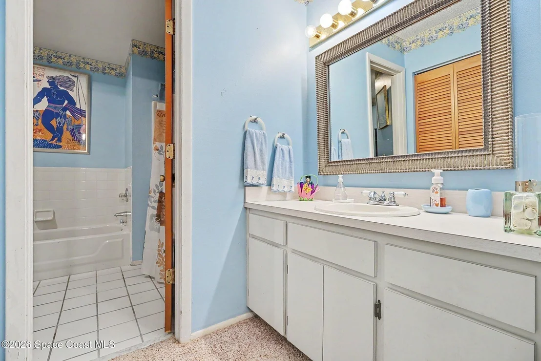 Photo of 1354 Eldron Boulevard SE