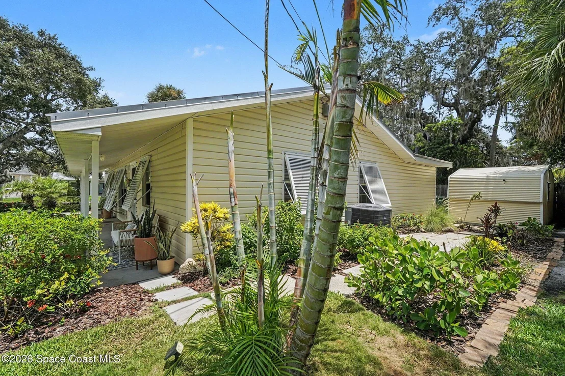 Photo of 565 Old Oak Street