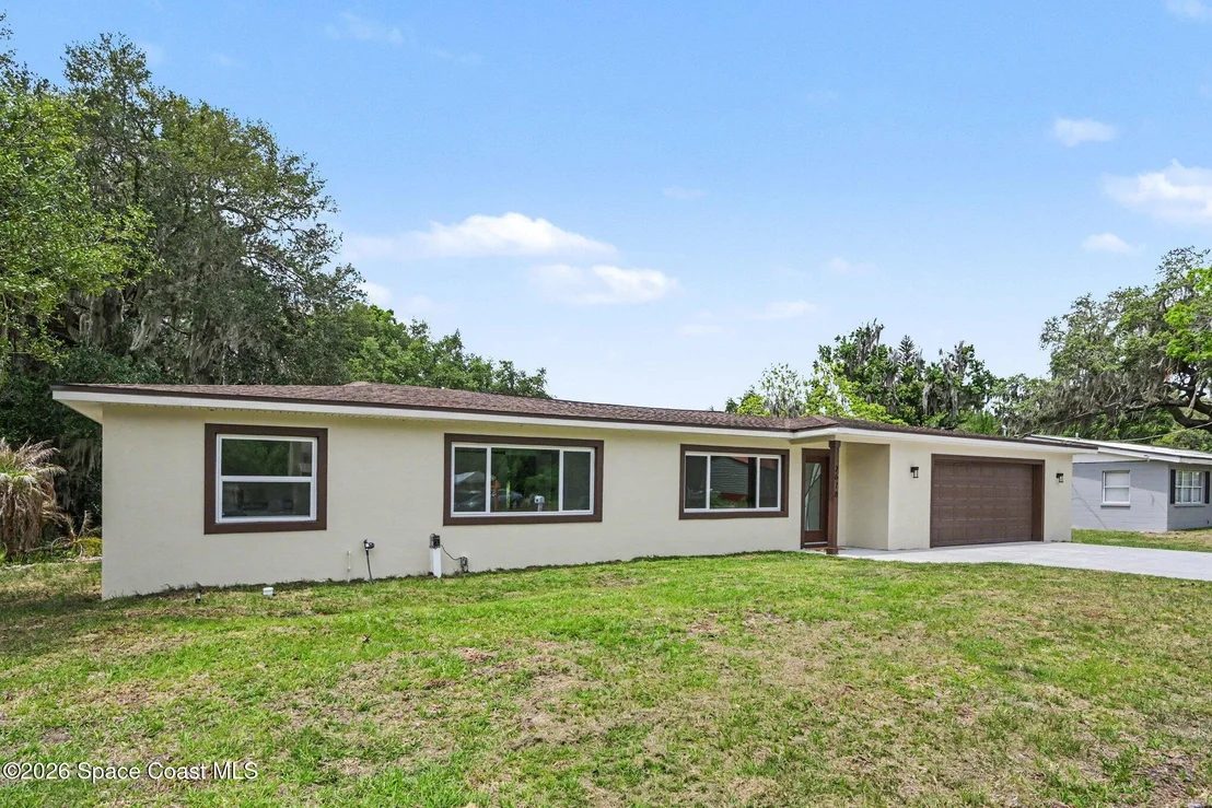 Photo of 2678 Pine Avenue