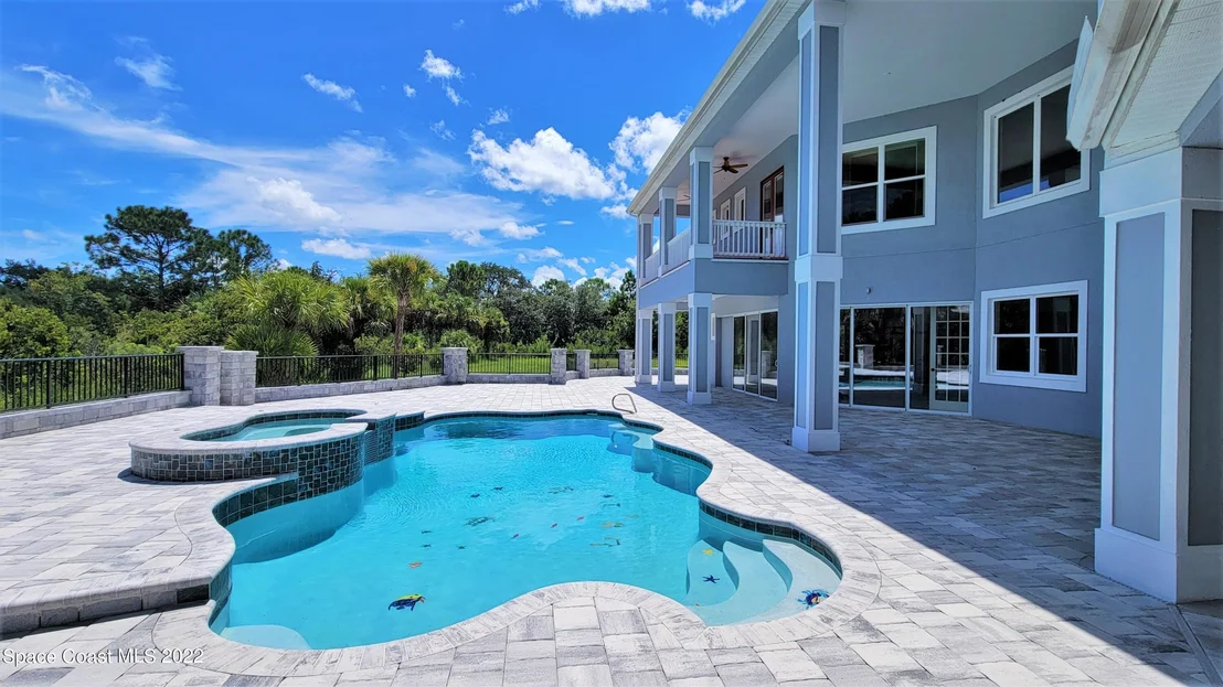 Photo of 5660 Willoughby Drive