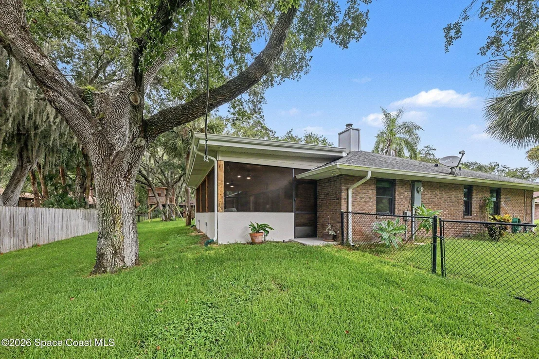 Photo of 1810 Whispering Oaks Circle