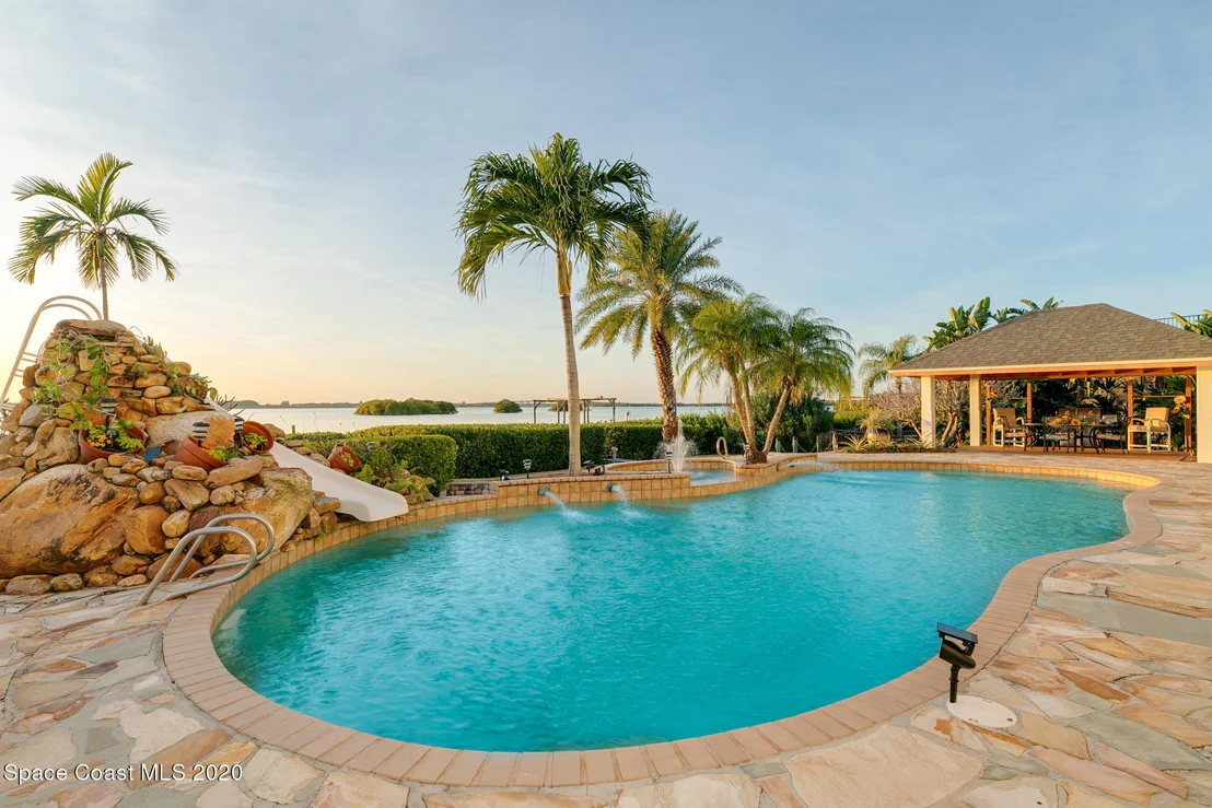 Photo of 466 Lanternback Island Drive