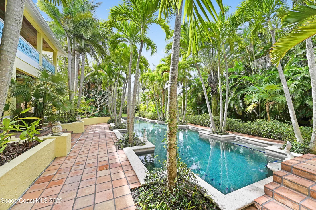 Photo of 155 Bayshore Drive