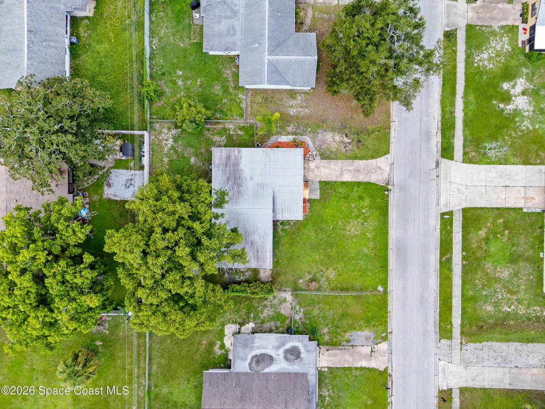 Photo of 1209 Vanderbilt Lane
