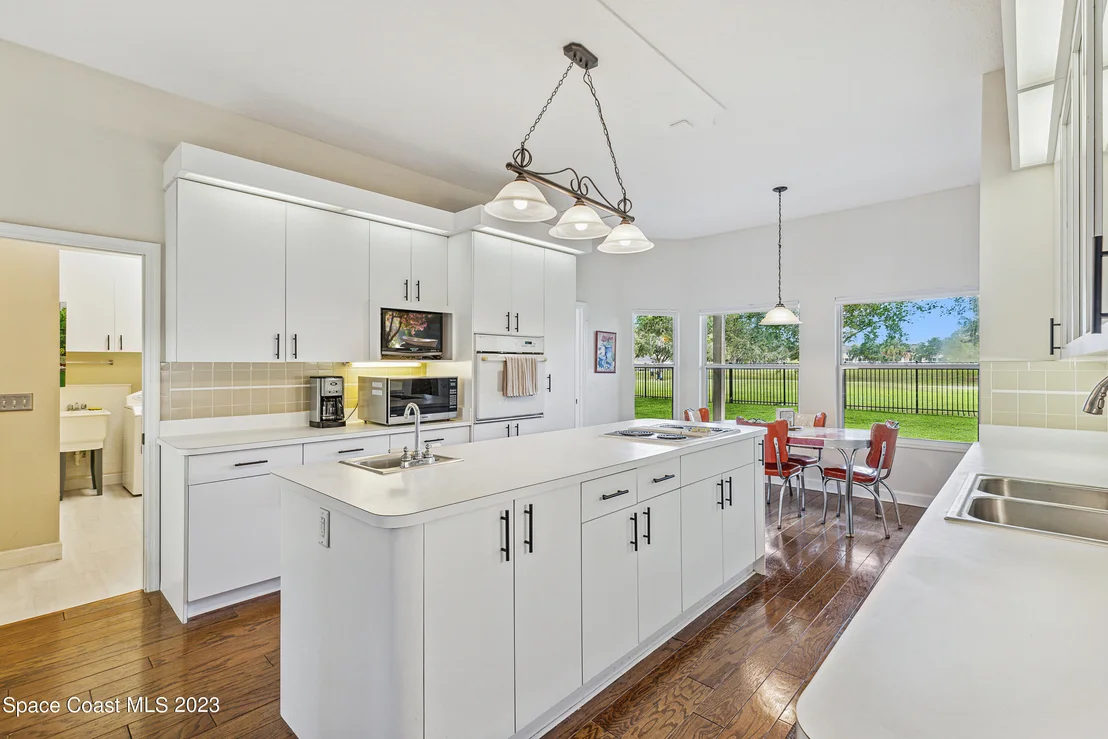 Photo of 1124 Fairlawn Drive