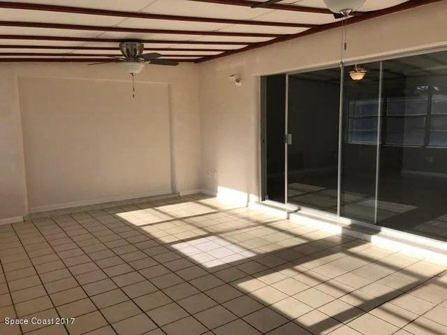 Photo of 625 N Robert Way N