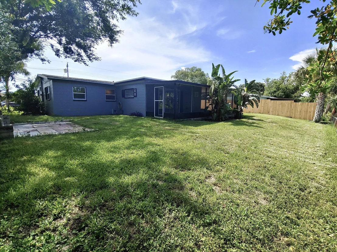 Photo of 1281 Estridge Drive