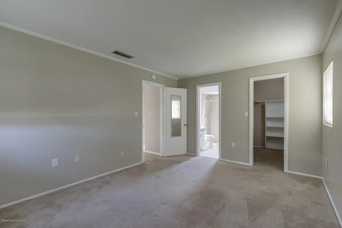 Photo of 1004 Woodsmere Circle