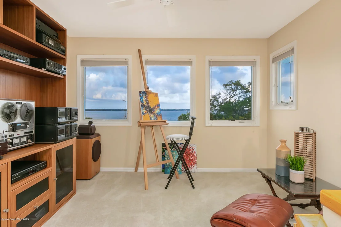 Photo of 865 N Indian River Drive N