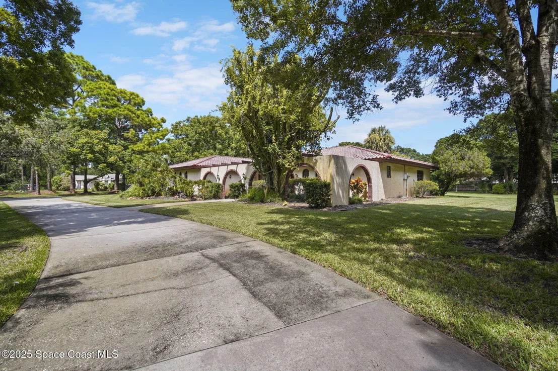 Photo of 1185 Ashlyn Drive