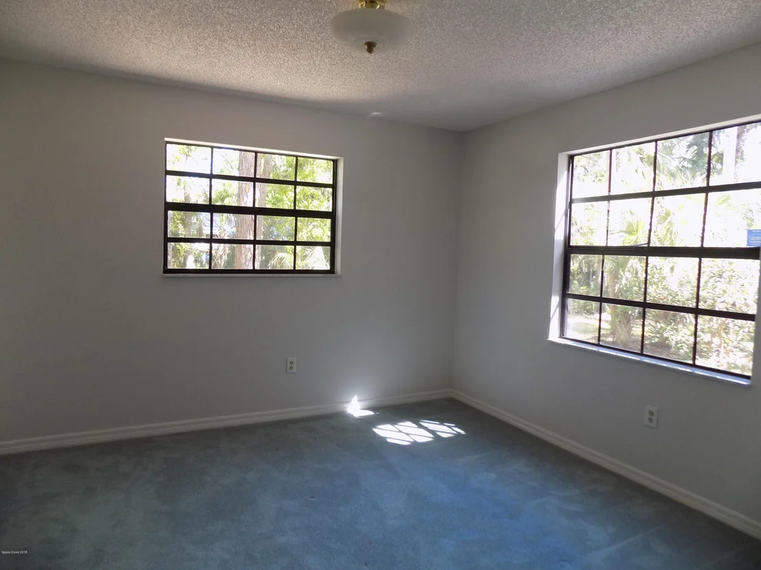 Photo of 970 Bluegrass Lane
