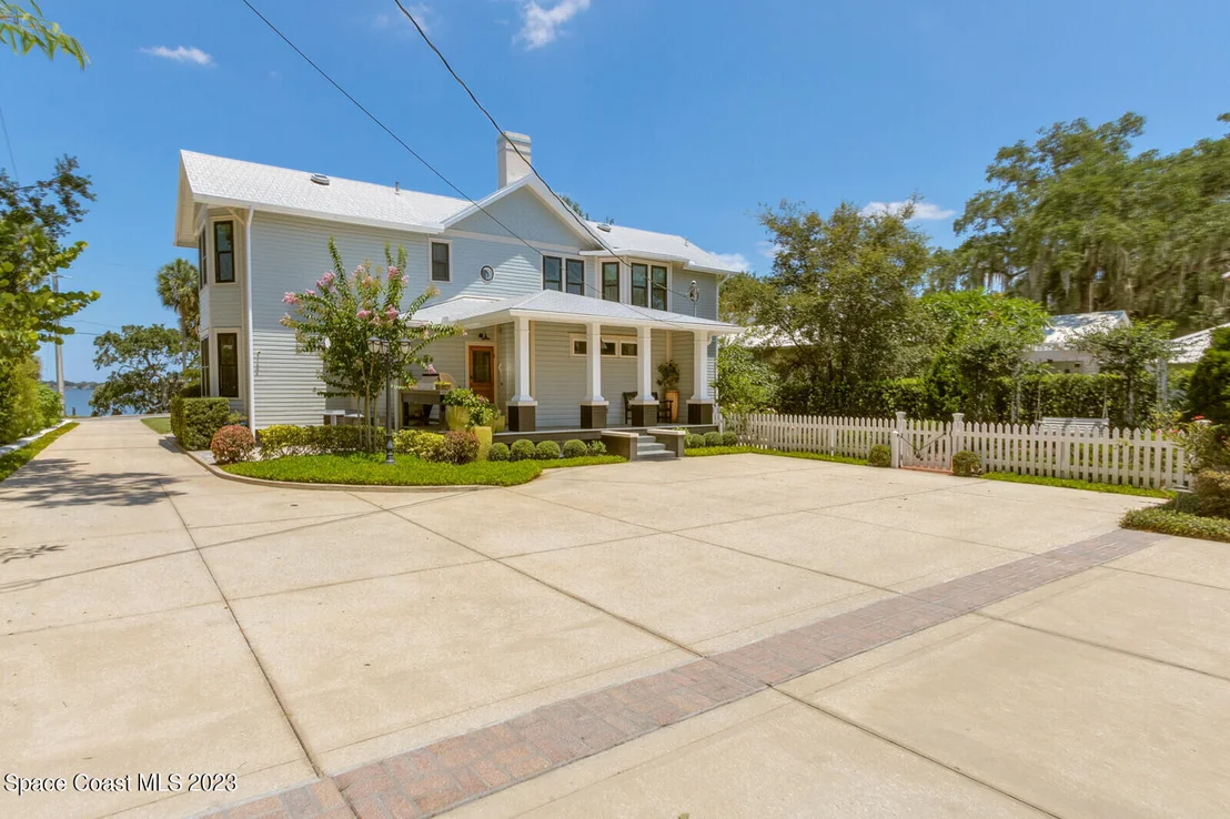 Photo of 709 Rockledge Drive