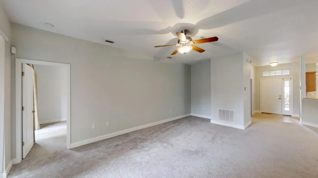Photo of 662 Waterside Circle