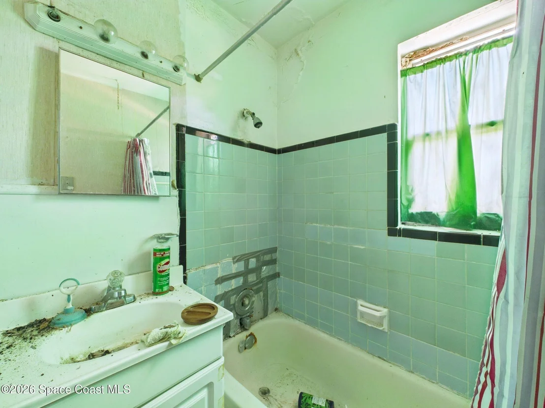 Photo of 1052 Broadmoor Drive