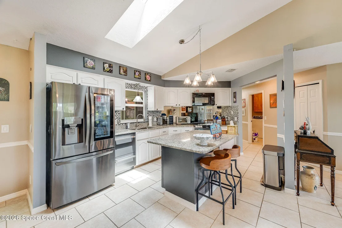 Photo of 2626 Nobility Avenue