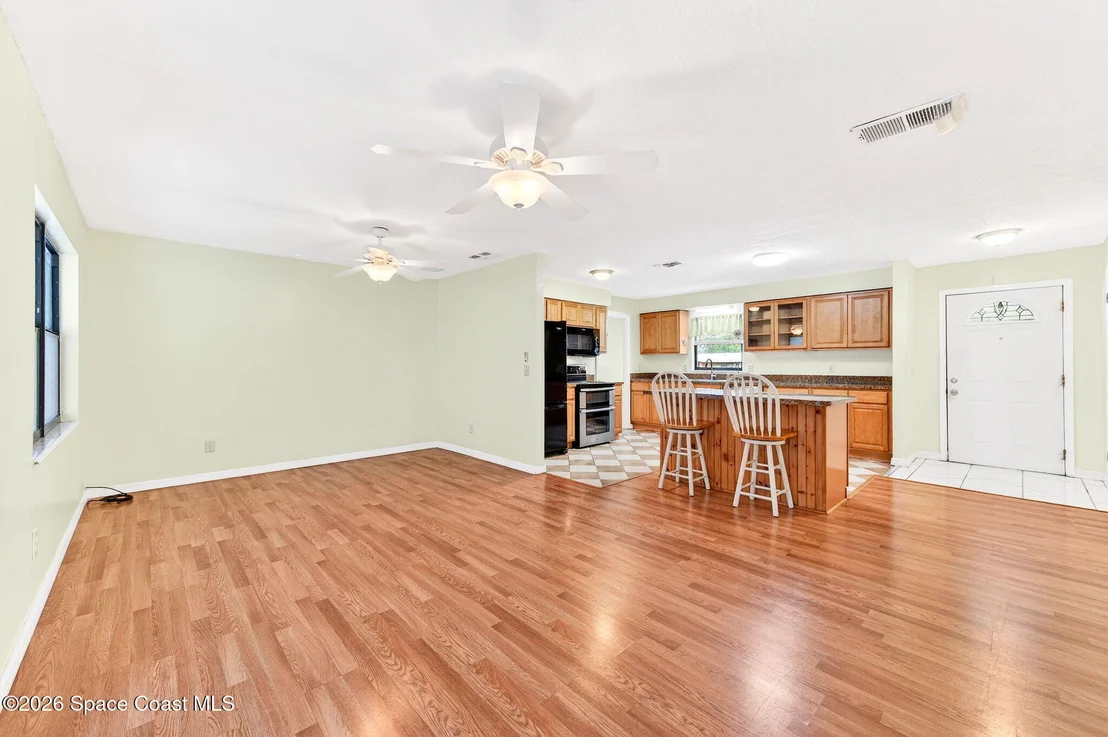 Photo of 2737 Cherbourg Road