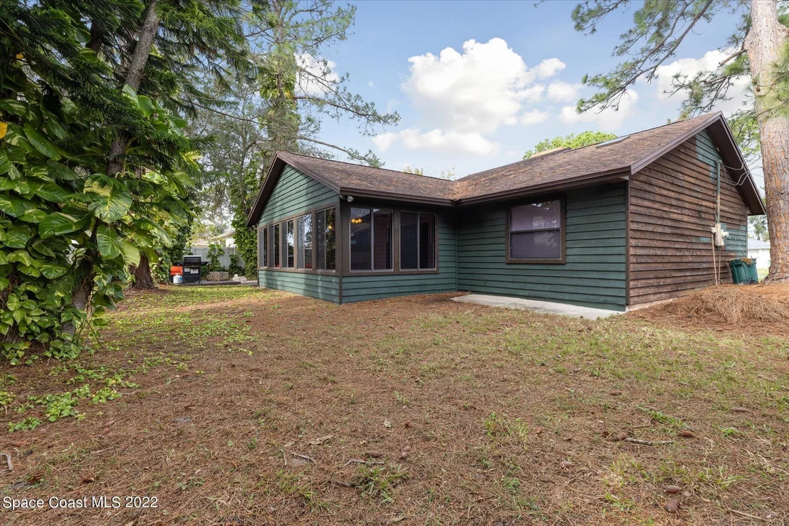 Photo of 5575 Graham Street