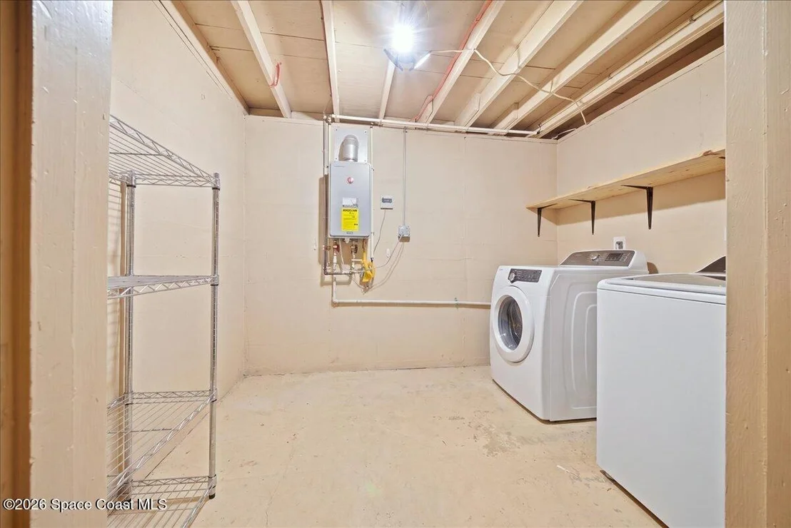 Photo of 2484 Victor Road