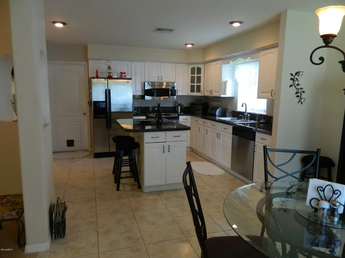 Photo of 6348 Leonard Avenue