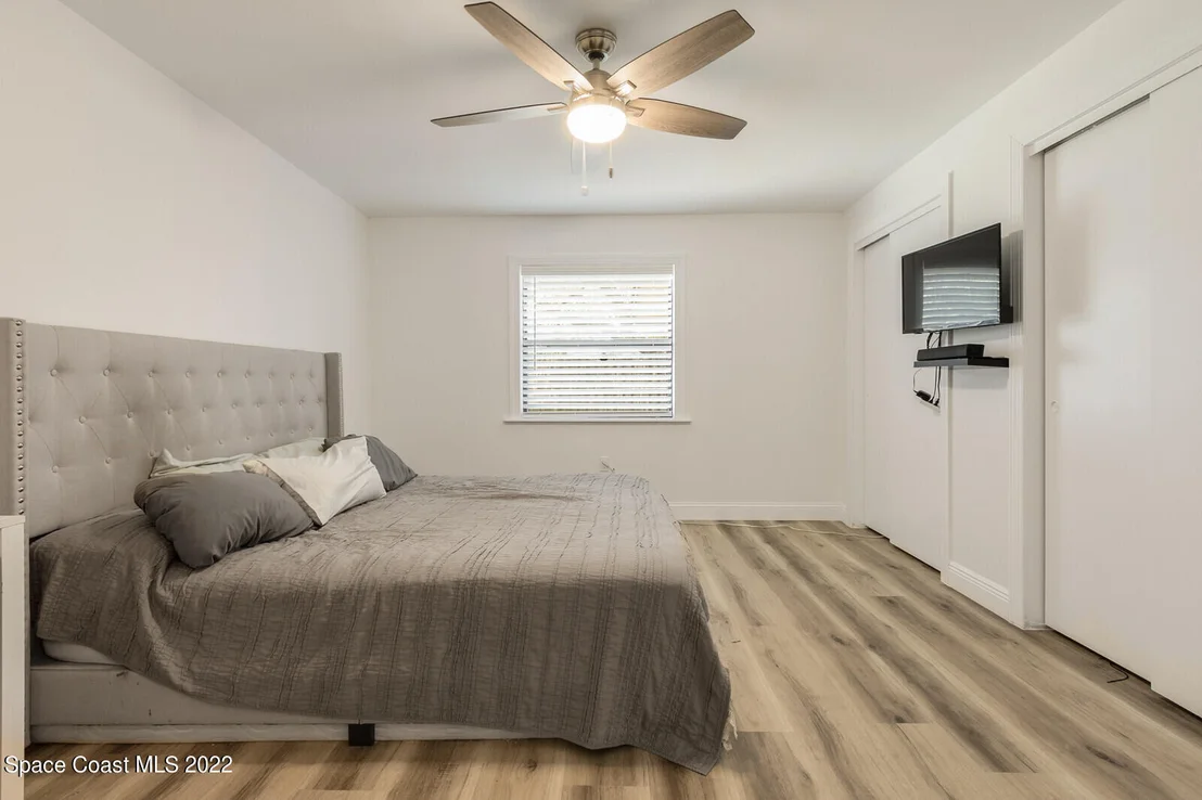 Photo of 1878 Ontario Circle N