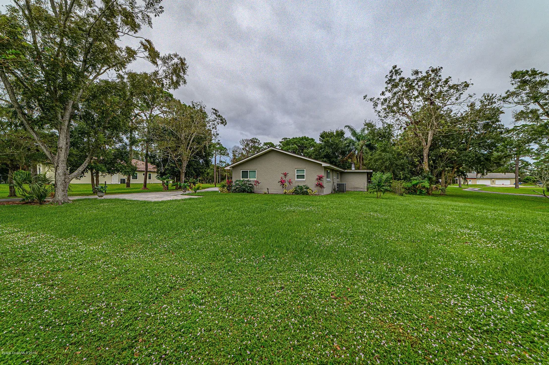 Photo of 3905 Lake Washington Road