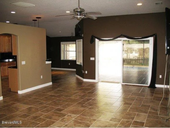 Photo of 2426 Oakcrest Lane