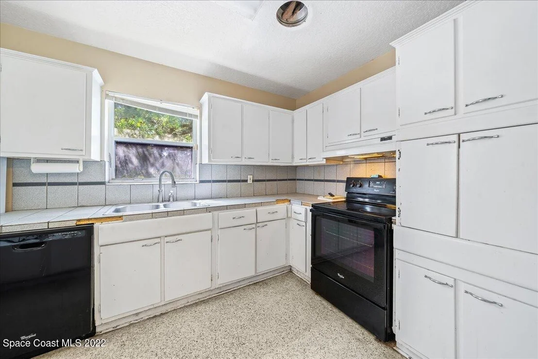 Photo of 1266 Bianca Drive NE