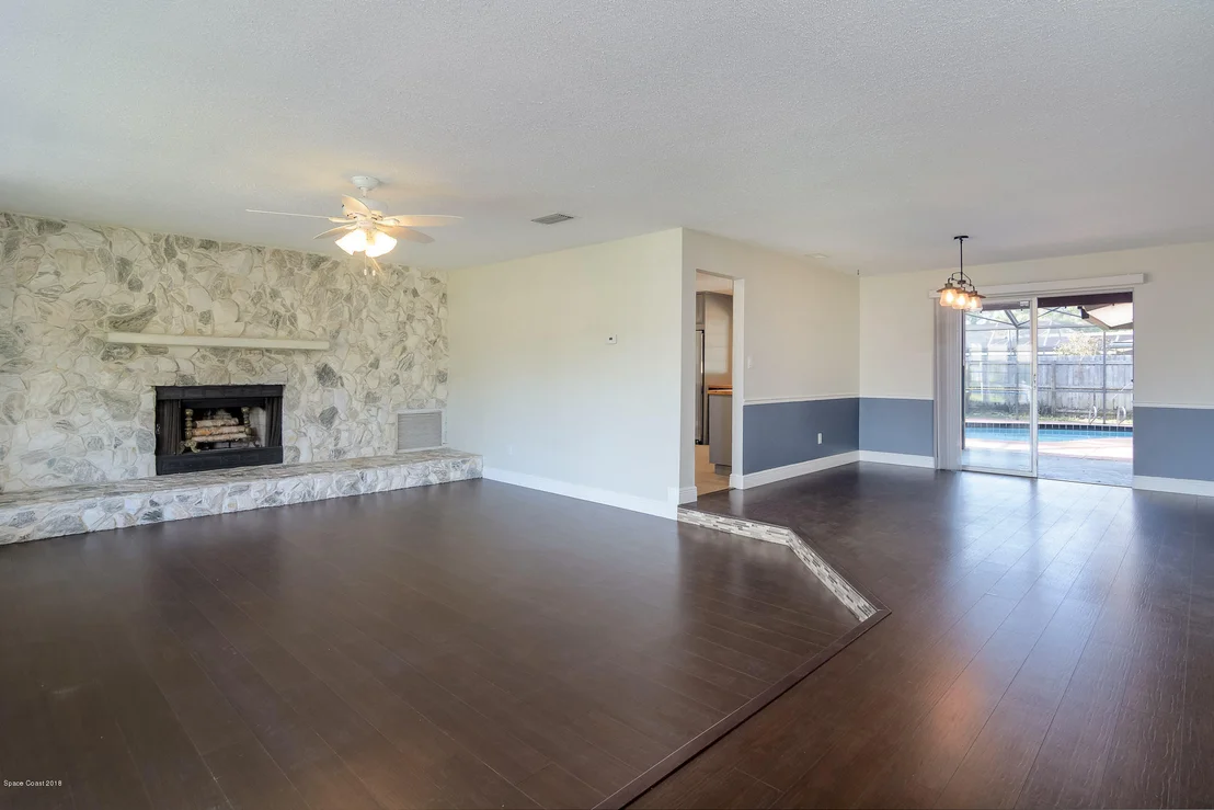 Photo of 306 N Roundtree Drive N