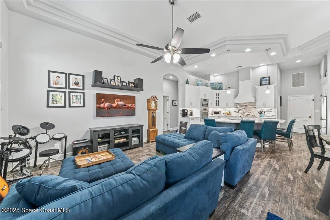 Photo of 370 Baytree Drive