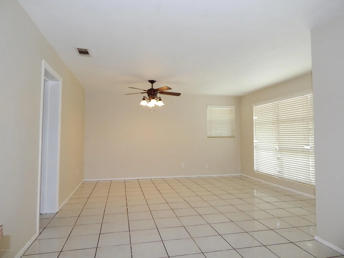 Photo of 1053 Myrtle Lane