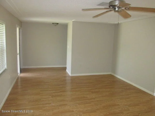 Photo of 437 Thrush Drive