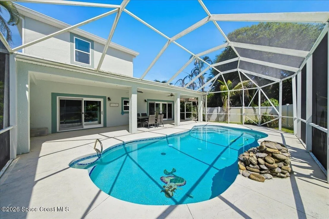 Photo of 195 River Drive