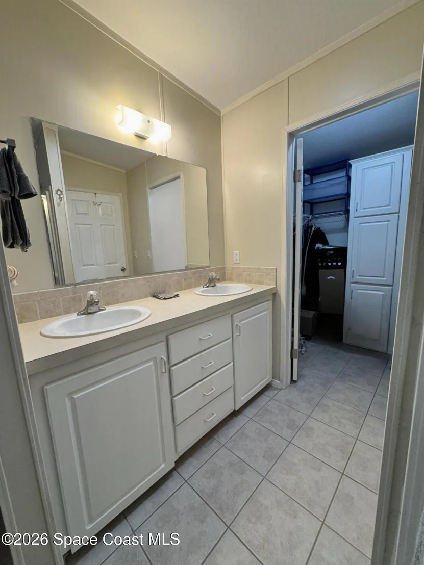 Photo of 835 Vireo Drive
