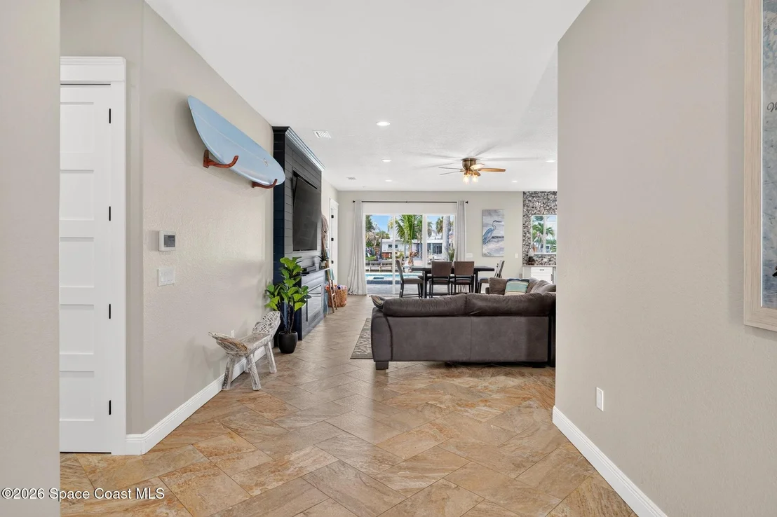 Photo of 318 Angelo Lane