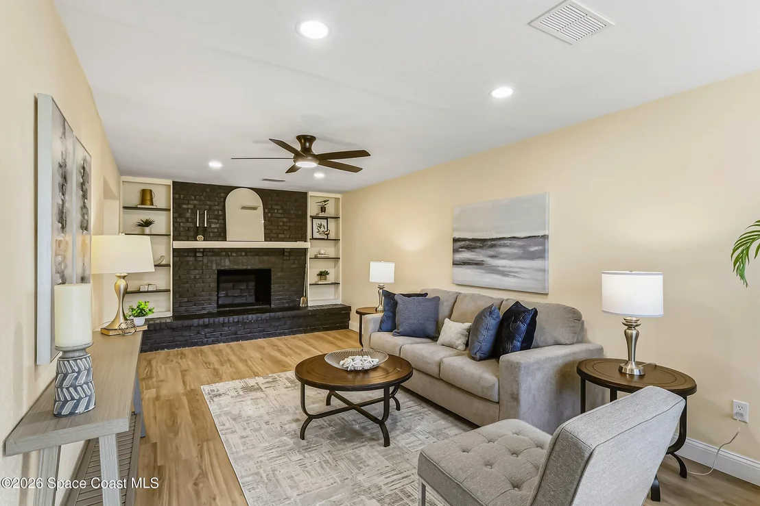 Photo of 2283 Saint Swithin Lane