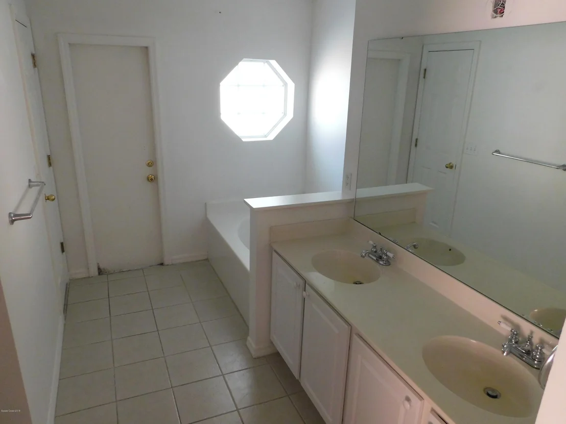 Photo of 1720 Vista Lake Circle