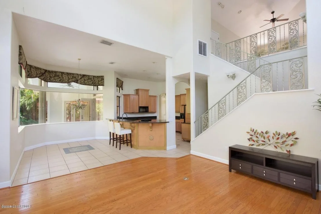 Photo of 2 Point View Place