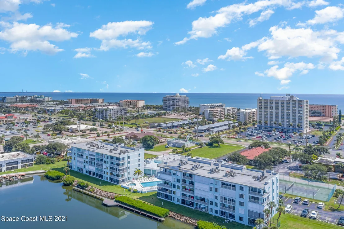 Photo of Unit 1104 at 1700 Commodore Boulevard