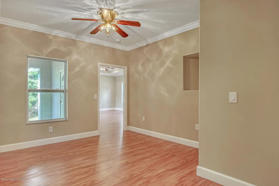 Photo of 1290 Adamson Road
