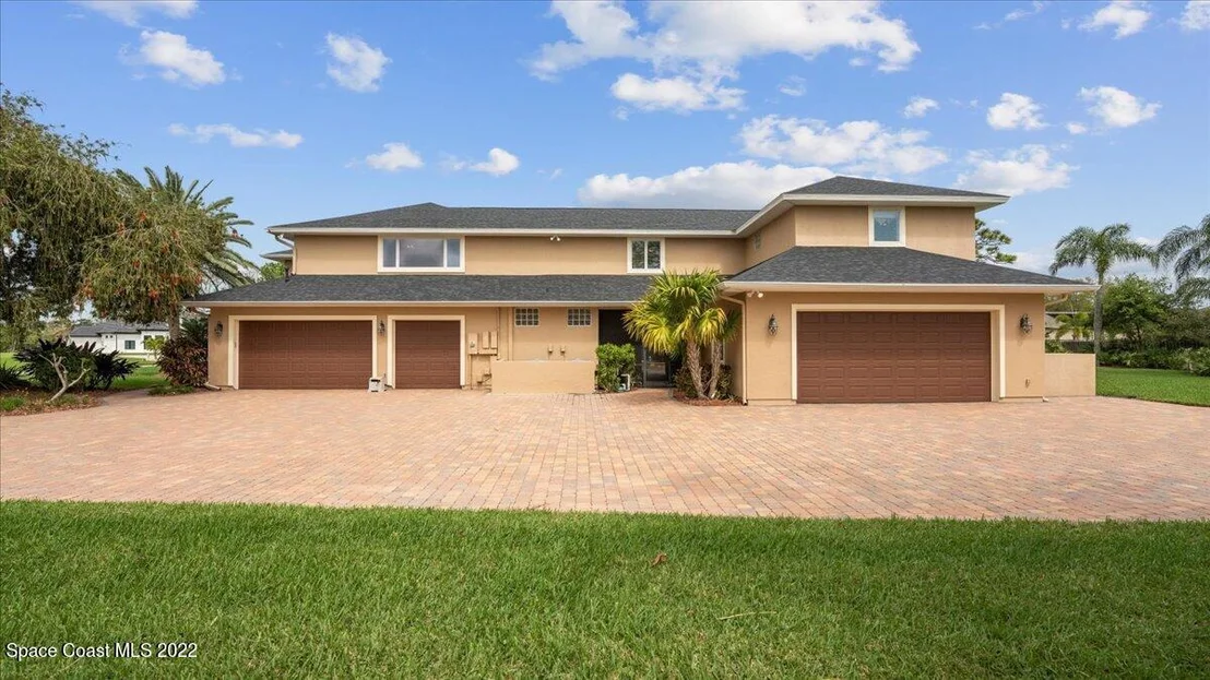 Photo of 873 Oak Park Drive