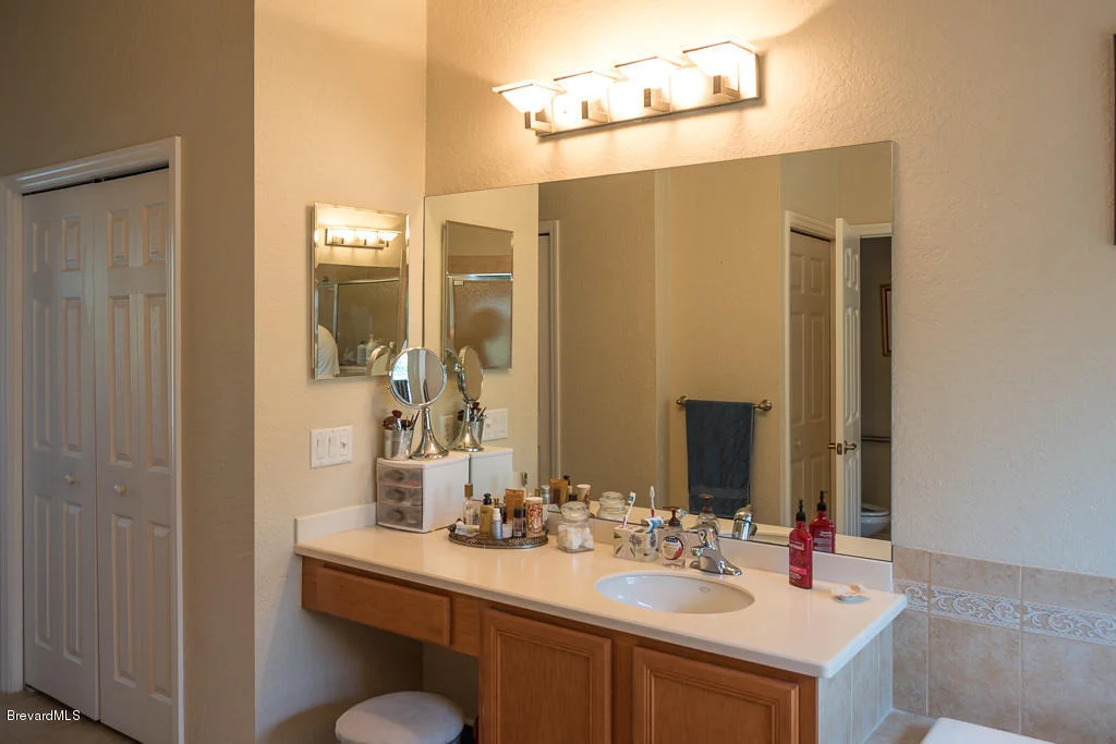 Photo of 2374 Botanica Circle