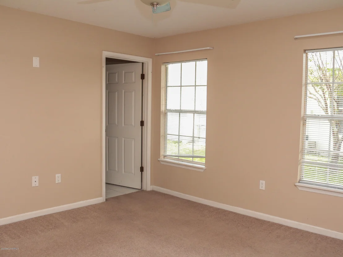 Photo of 1337 Heritage Acres Boulevard