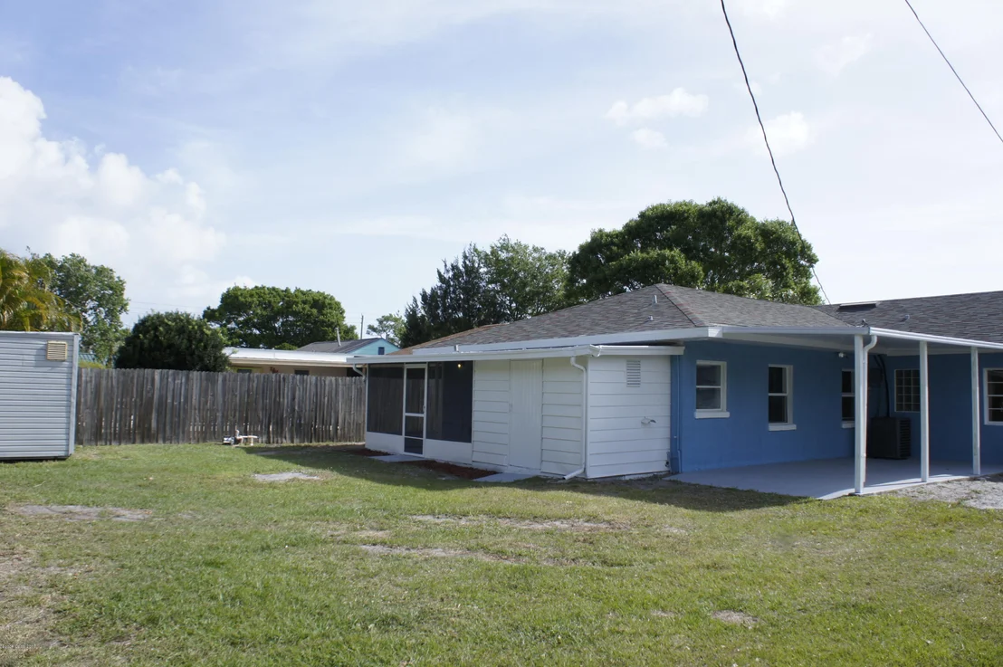 Photo of 1716 Park Avenue