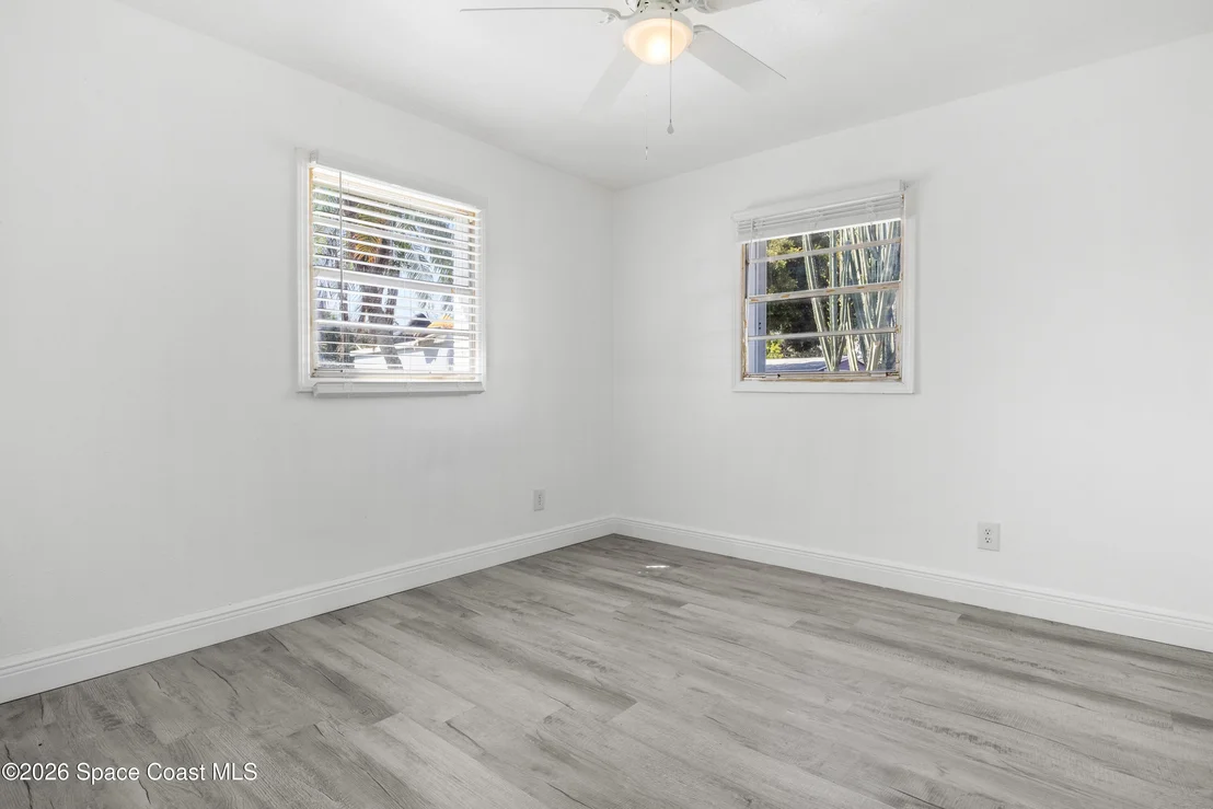 Photo of 346 Crown Boulevard